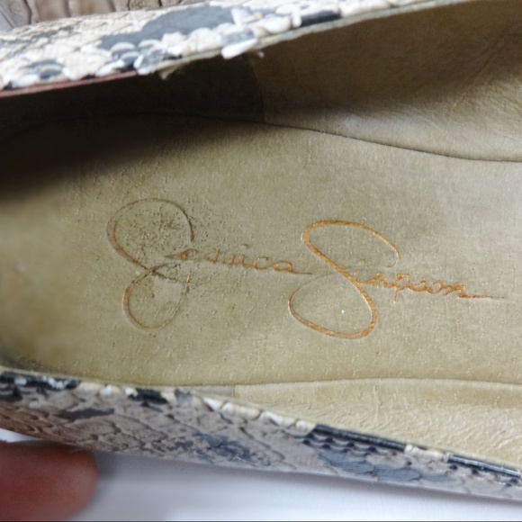 JESSICA SIMPSON Brown Buckled Flat Shoes Size 9 - Picture 8 of 8